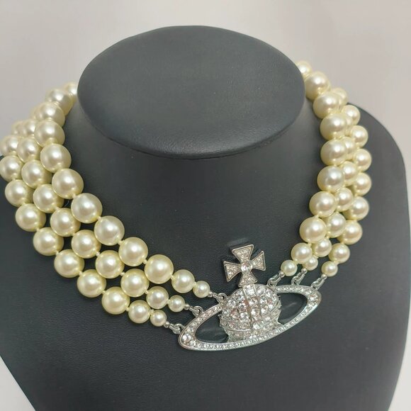 Vivienne Westwood Triple Pearl Necklace Silver Pendant - Picture 3 of 6